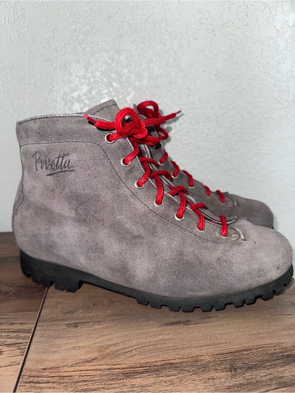 Vintage Pivetta Men's Gray Suede Hiking Boots with Red Laces